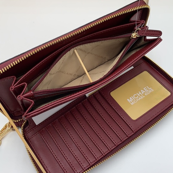 MICHAEL KORS
Leather Continental Wristlet Phone Case Wallet
Oxblood
NWT - Picture 7 of 16